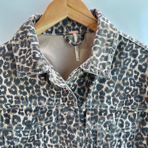 NWOT Free People Leopard Print Denim Jacket Cropped Raw Hem Edgy Retro XS‎ - Picture 6 of 12